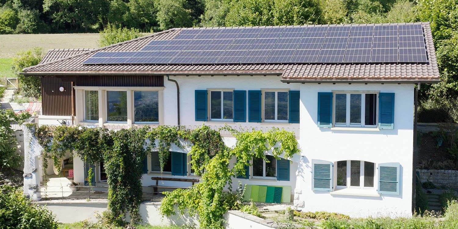 PV-Aufdach-EFH-Produkte-Solaranlage-Dach-w1500xh750px