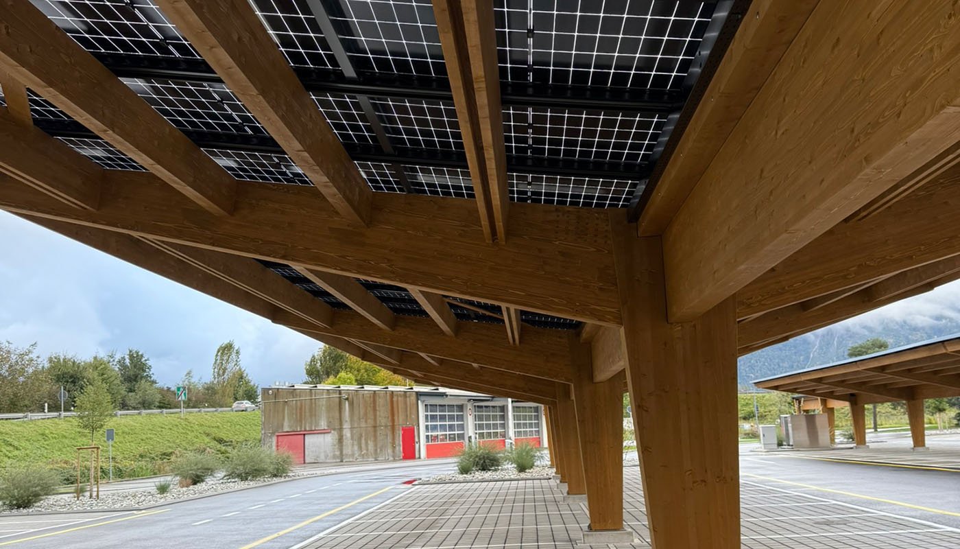 Vertiefung-L3-GI-Solaranlage-Carport-w1400xh800px