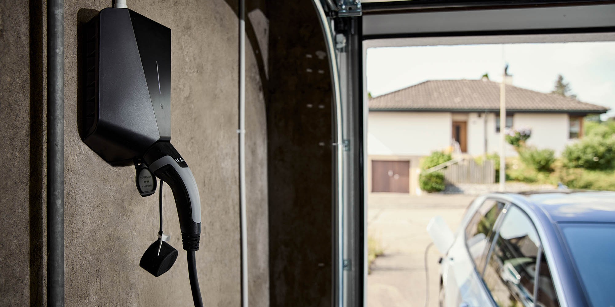 Wallbox-Auto-EFH-Produkte-Ladestation-w2000xh1050px