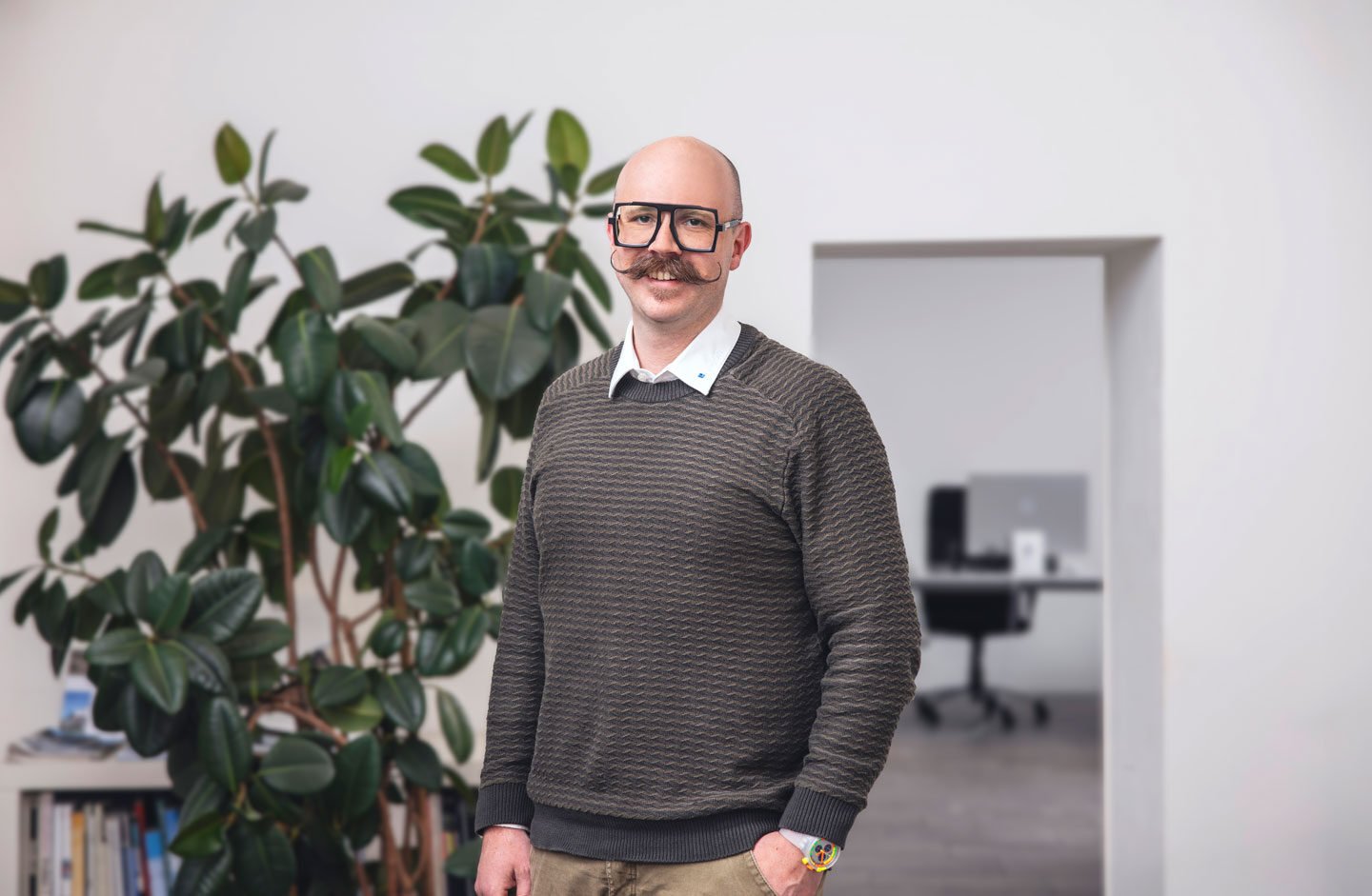 manuel-bolliger-helion-hero