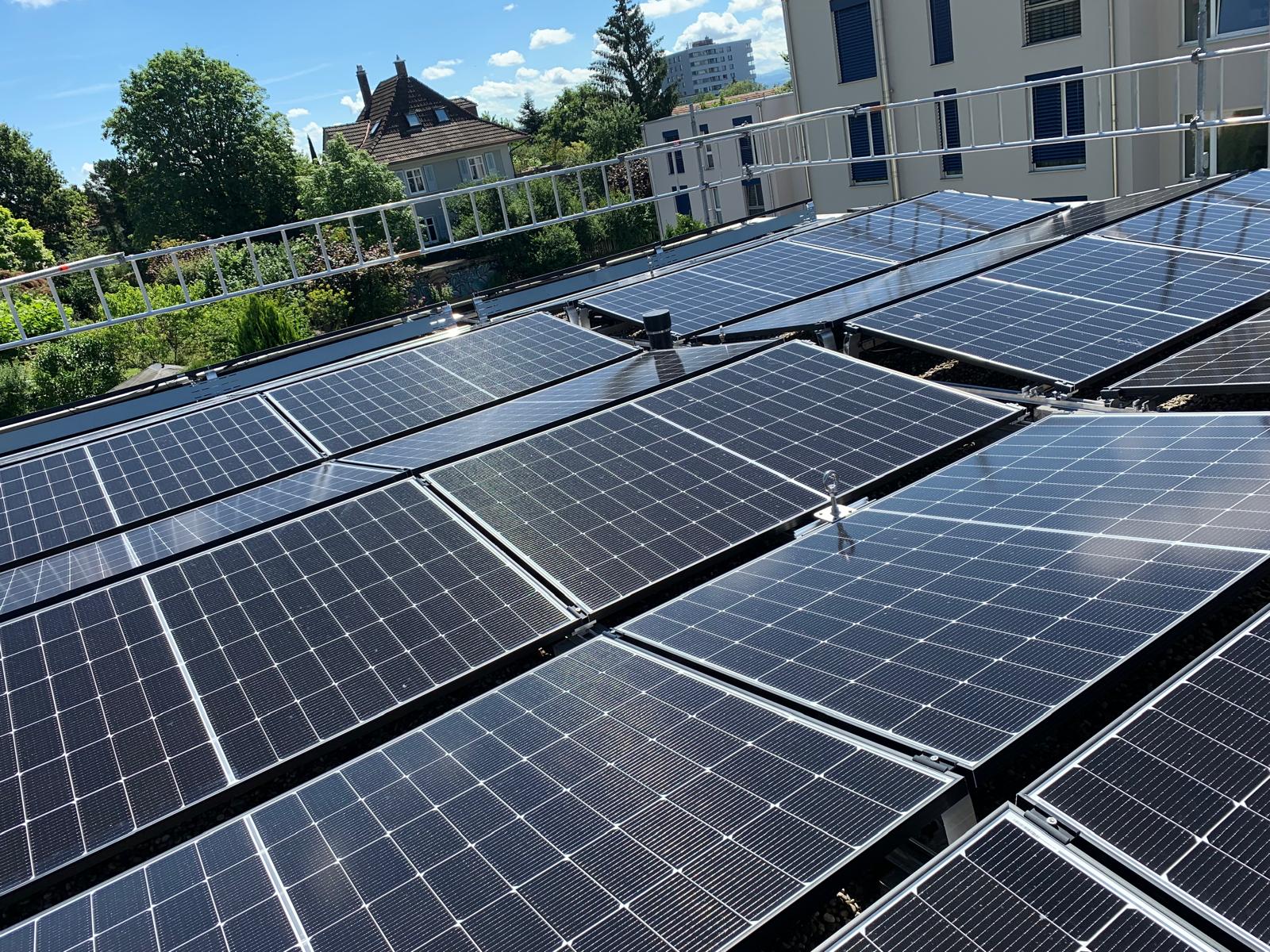 Flachdach Solaranlage